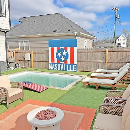 Private Heated Pool, Hot Tub-Minutes From Broadway Vila